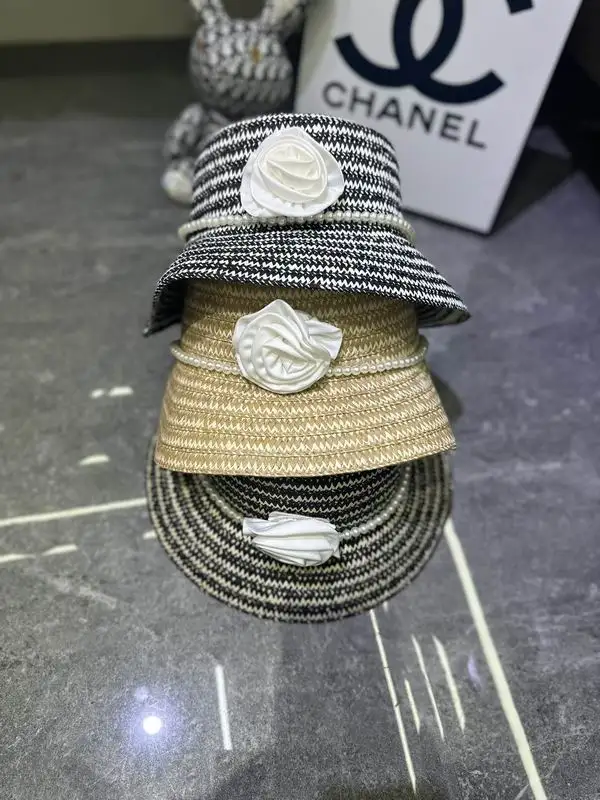 Chanel top hat dx173